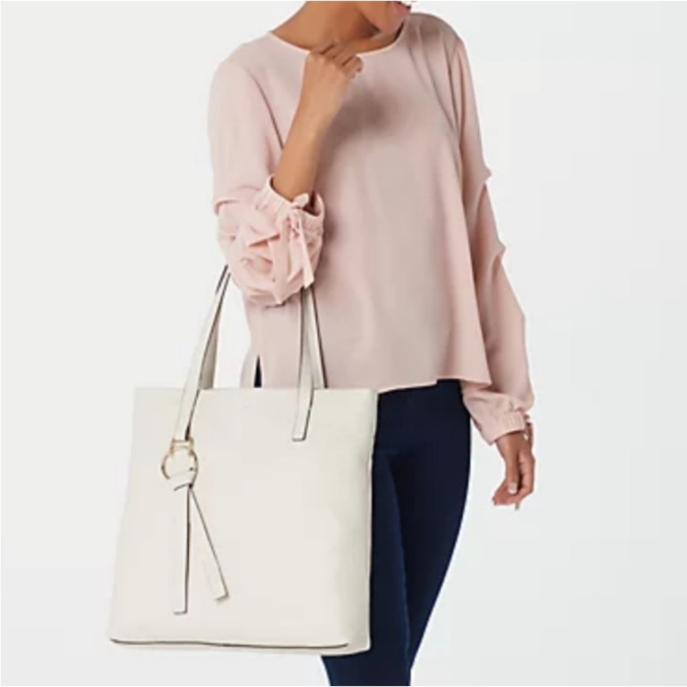 Vince camuto large, winter white  tote.